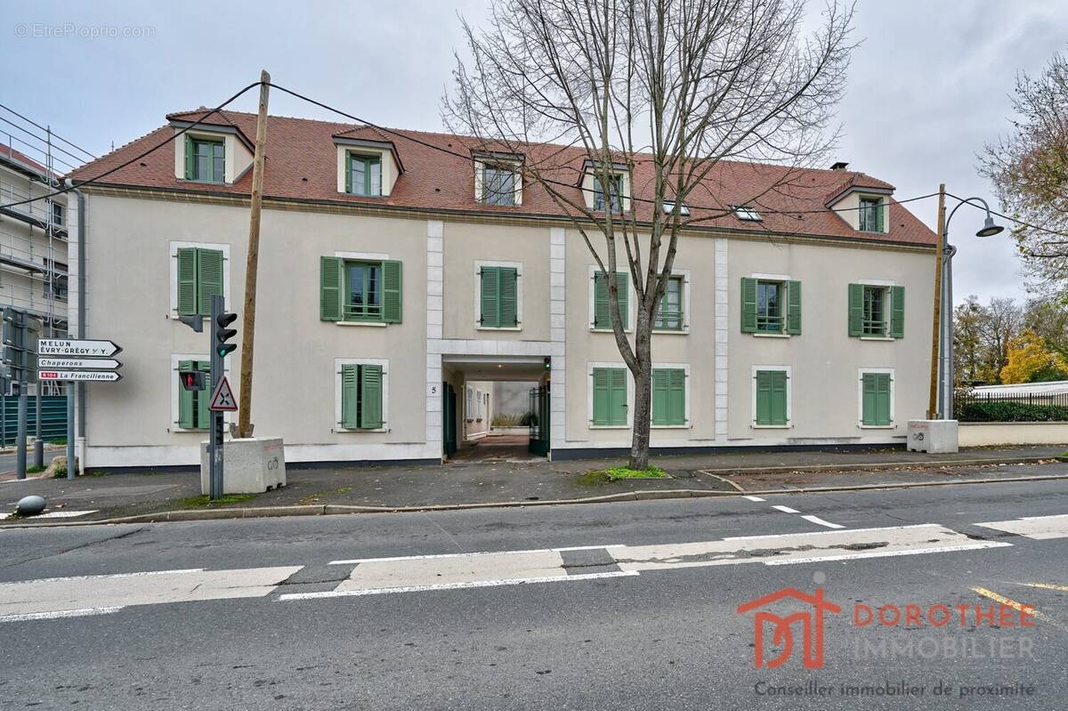 Appartement à BRIE-COMTE-ROBERT