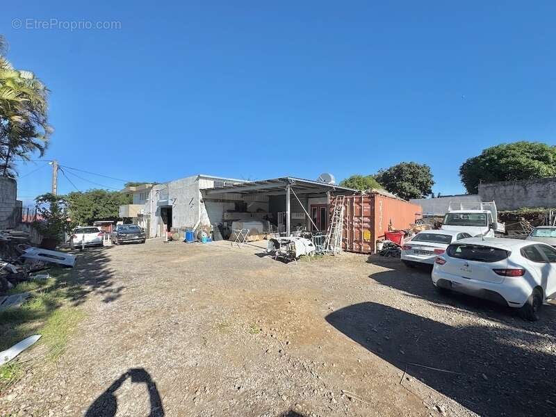 Commerce à SAINT-PIERRE