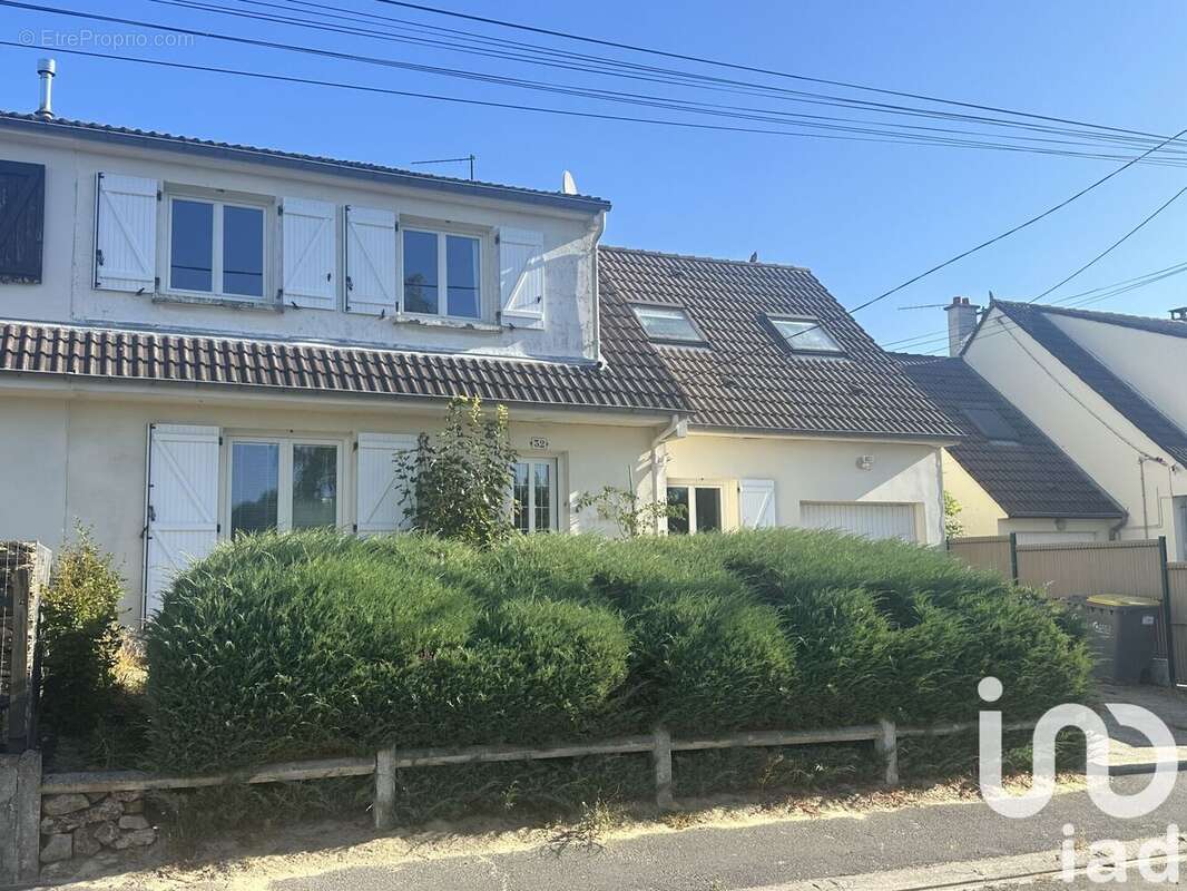 Photo 2 - Maison à NEUILLY-SAINT-FRONT