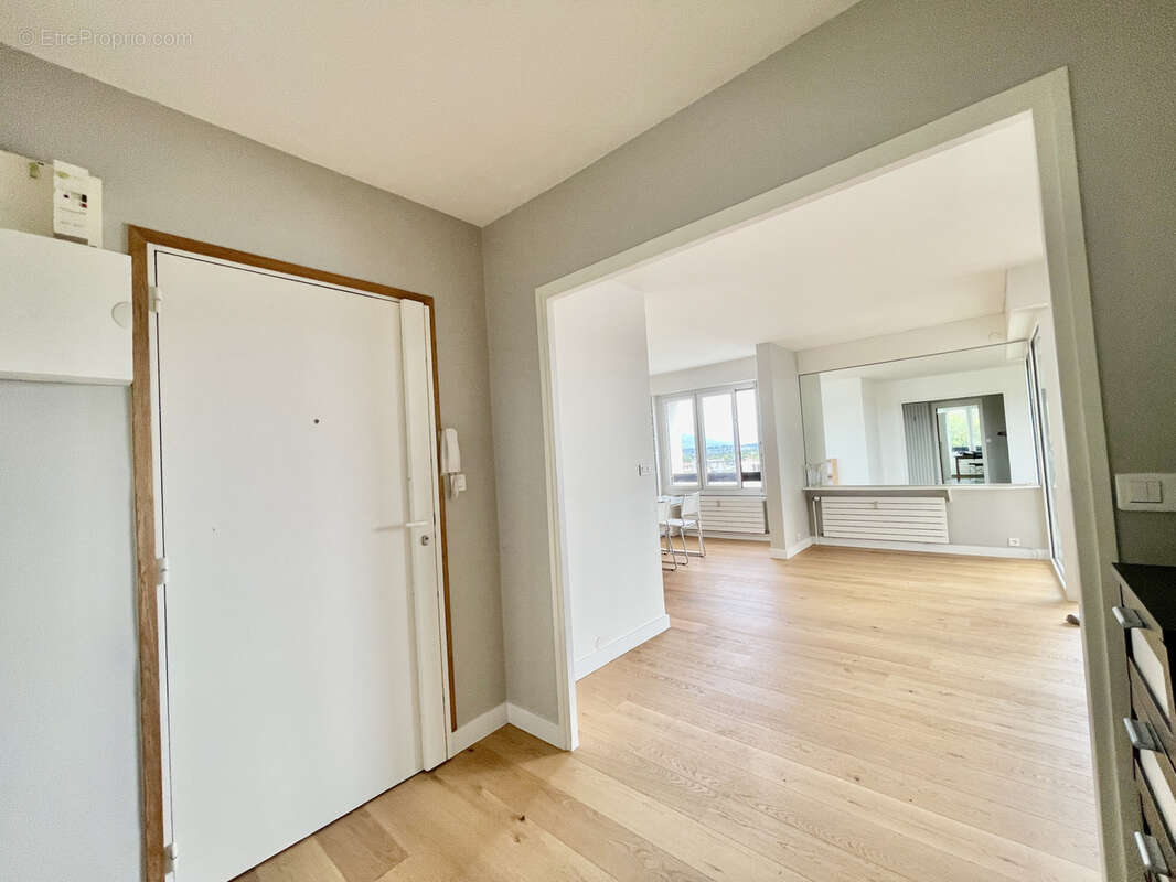 Appartement à FERNEY-VOLTAIRE