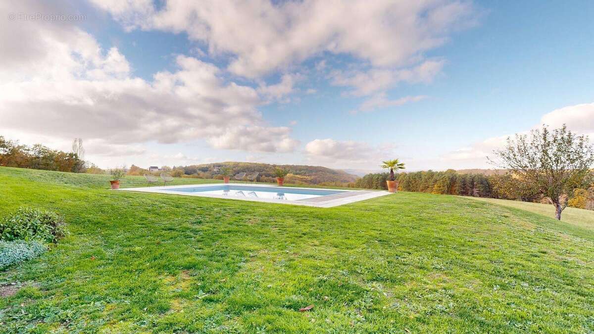 Proprietedexceptionavecvueepoustouflante1104202516 - Maison à SAINT-CYPRIEN