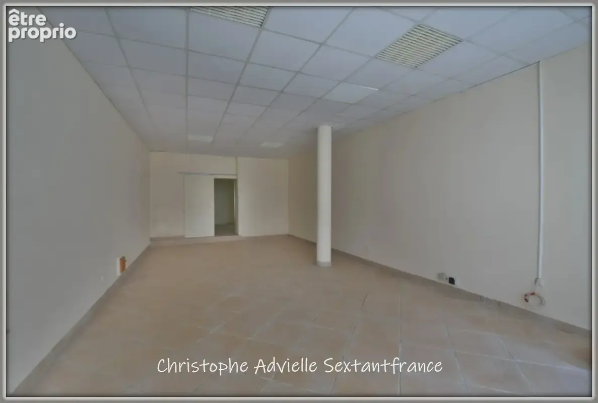 Immeuble , local commercial au RDC, T2 au 1er étage et T3 duplex au 2nd et 3ème, cour devant les appartements - photo 3