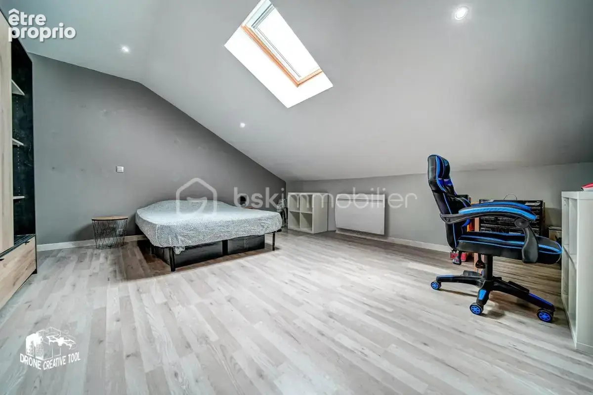 DUPLEX 149m2, 4 chambres, terrasse, garage, place de parking et cave - photo 8