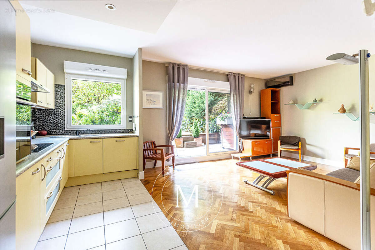 Appartement à MONTROUGE