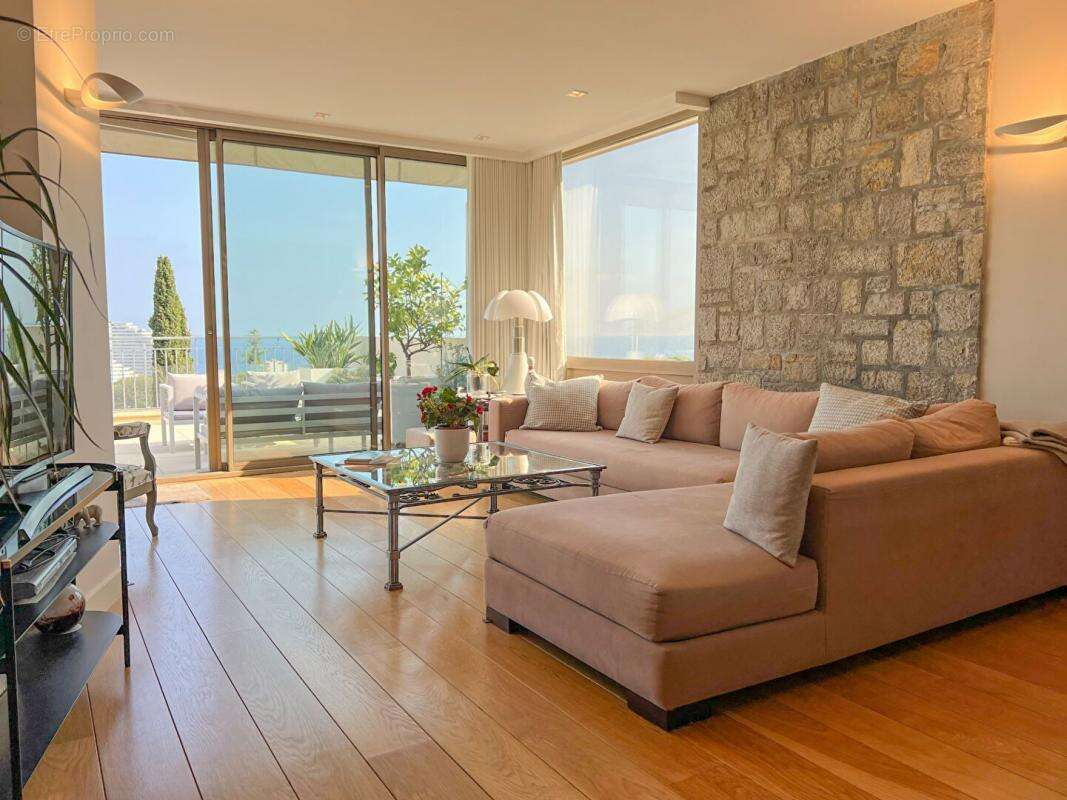 Appartement à VILLENEUVE-LOUBET