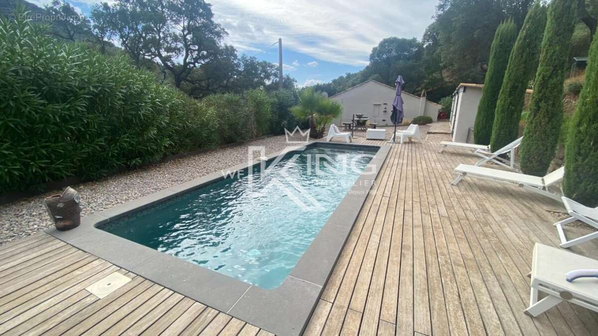 Sainte Maxime Villa T3 avec logement T2 indépendant sur 2168 m² de terrain - photo 8
