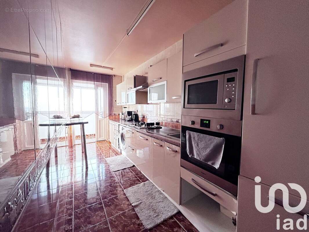 Photo 4 - Appartement à GENNEVILLIERS