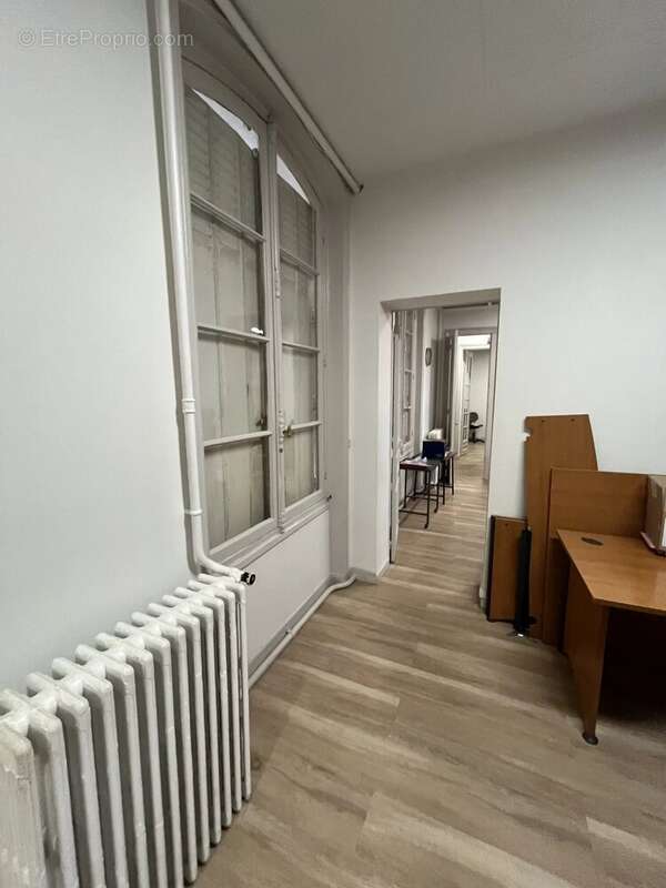 Commerce à PARIS-16E