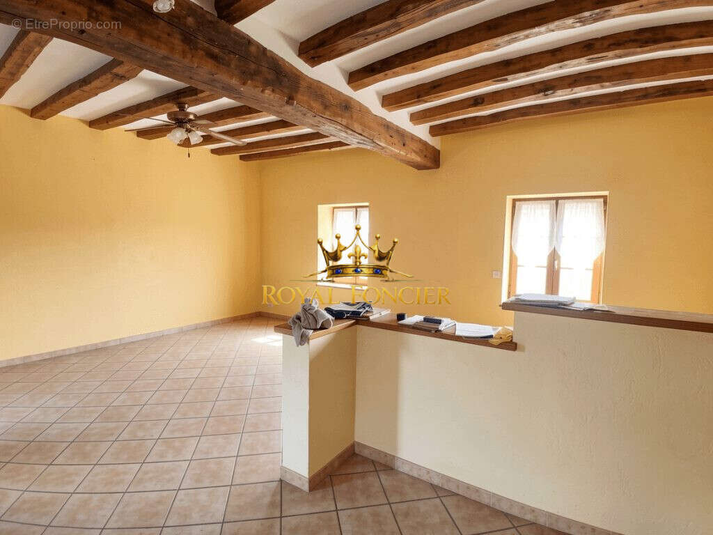 Maison 160 m² à Charnizay  - photo 5