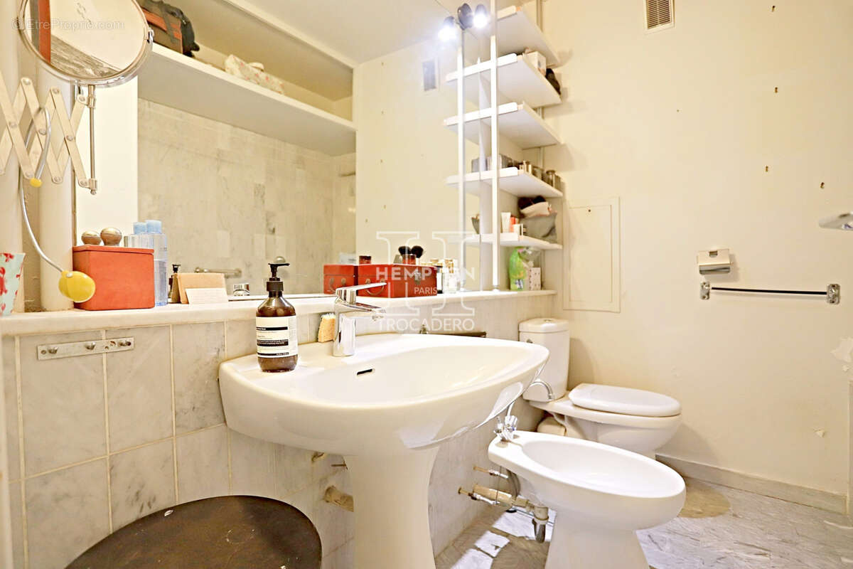 Appartement à PARIS-16E