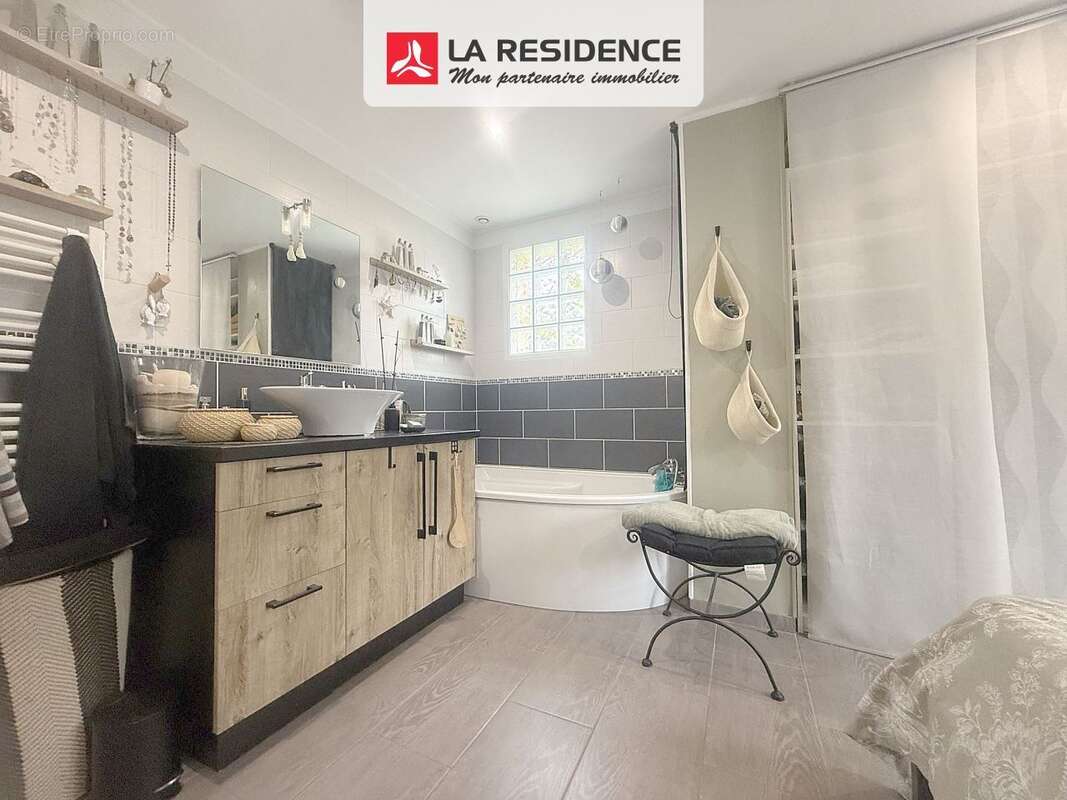 Maison à BONNIERES-SUR-SEINE