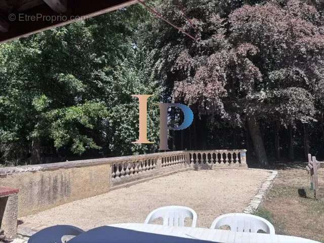Charlieu- maison sur parc - photo 11
