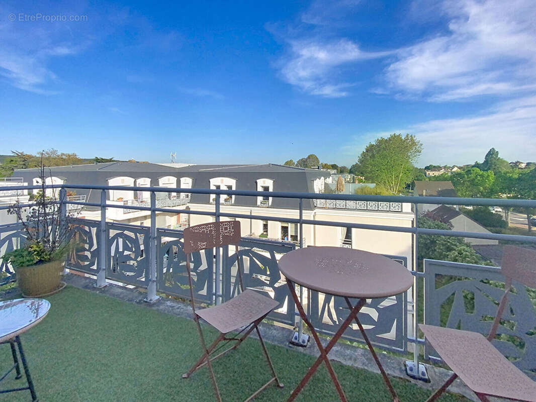 Appartement à VERNEUIL-SUR-SEINE