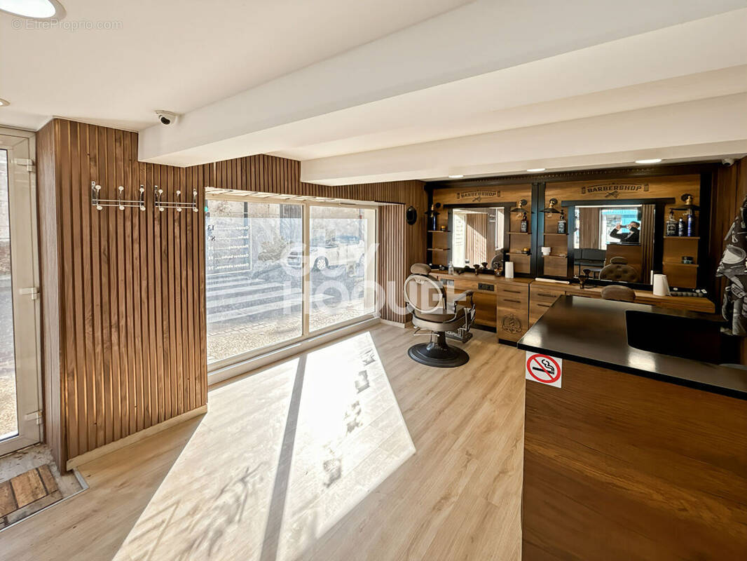 Commerce à FONTENAY-TRESIGNY