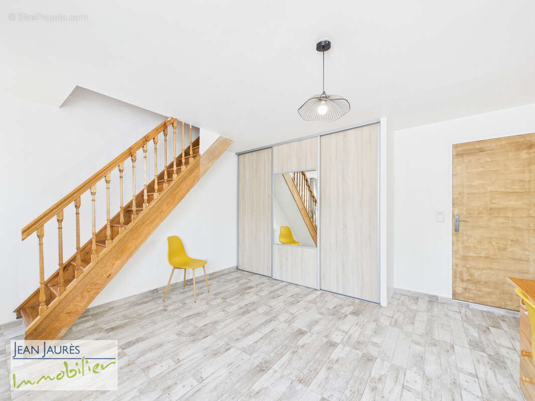 Maison familiale lumineuse de 146 m2 avec double garage - photo 12