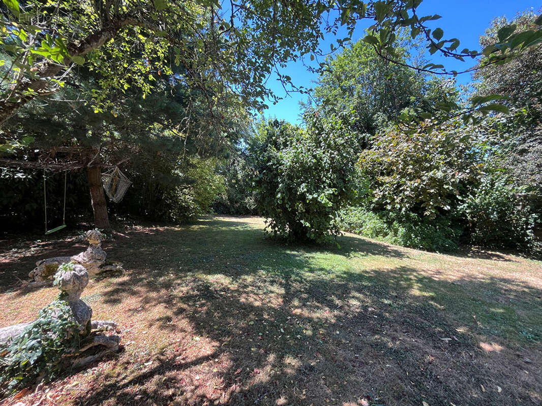 Puy Las Rodas - Maison 231m² avec garage - photo 7