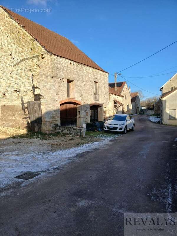 Côte d'Or ( ORRET) 21450.entrepot ou maison en pierre sans terrain de 485m2 à - photo 4
