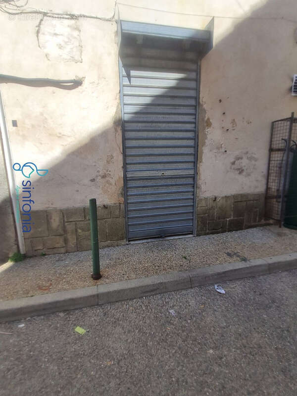 Commerce à REMOULINS