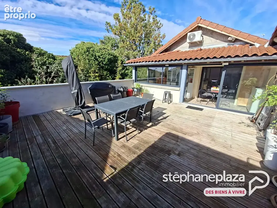 Maison de village à Villieu-Loyes-Mollon - 3 chambres - 127m² habitables - terrasse 47m² - véranda 16m² - garage 54m²  259 000 - photo 4
