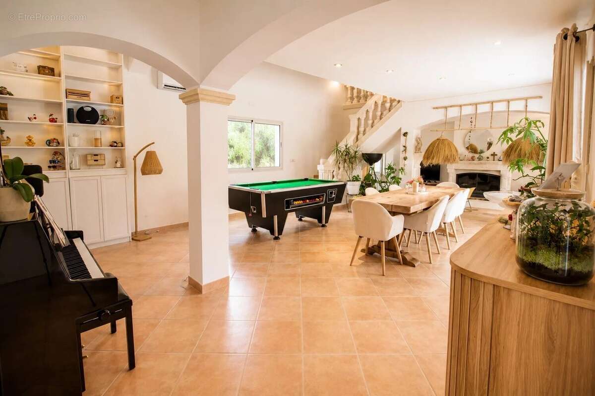 Exclusivité – Maison T7 de 217 m² avec double garage sur 1 794 m² à Combaillaux, à 5 minutes de Saint-Gély-du-Fesc - photo 14
