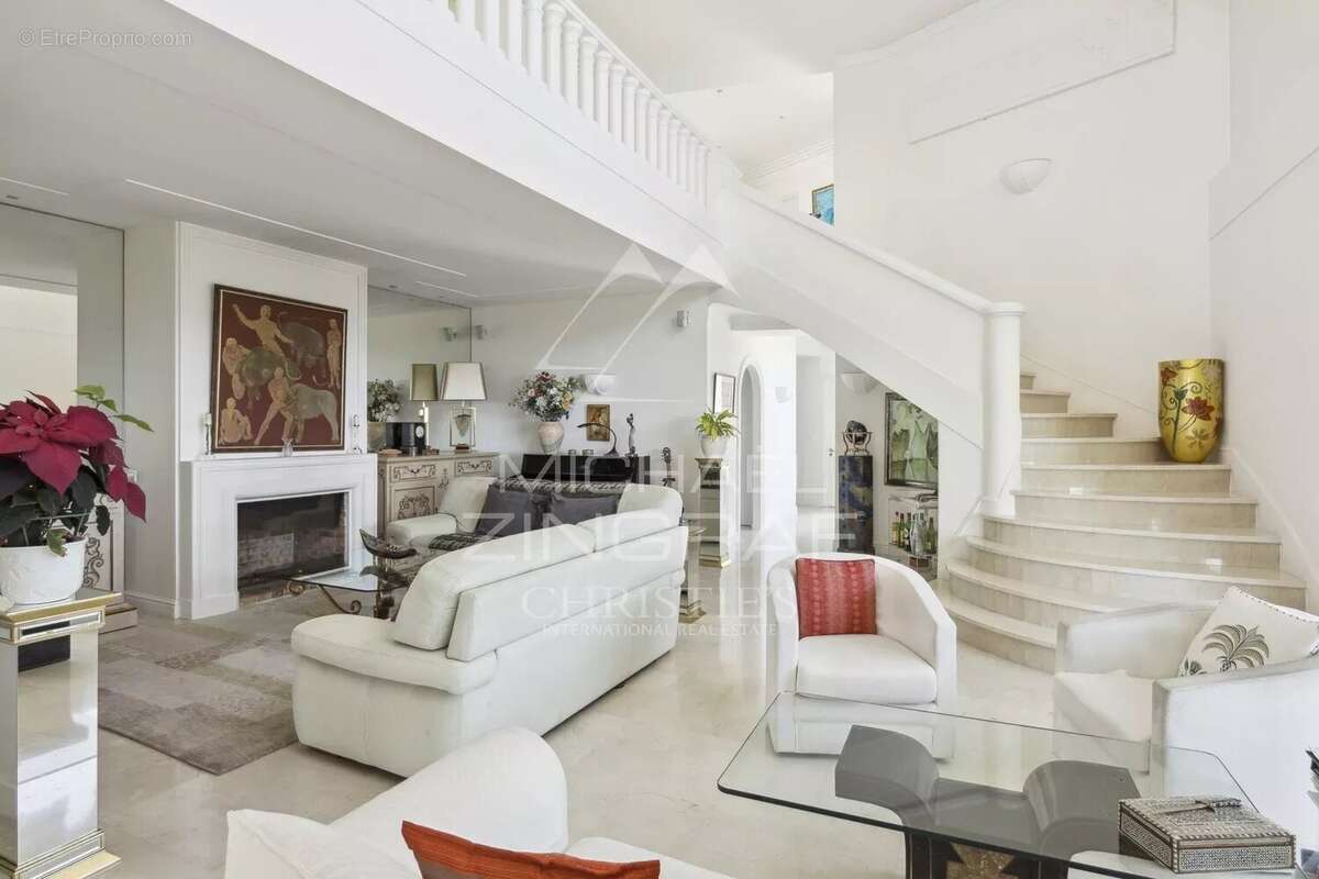 Maison à MANDELIEU-LA-NAPOULE