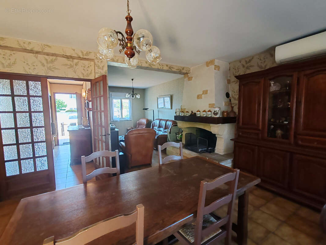 Villa T5 terrain clos et arboré de 416 m2- Quartier Mayolle - photo 2