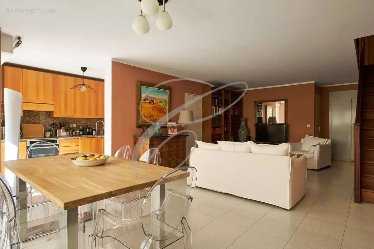 Appartement à ROQUEBRUNE-CAP-MARTIN