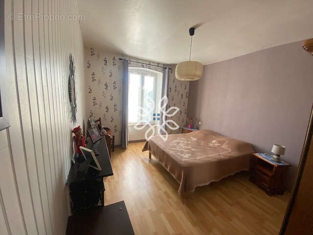 Maison familiale avec sous-sol complet et jardin - photo 12