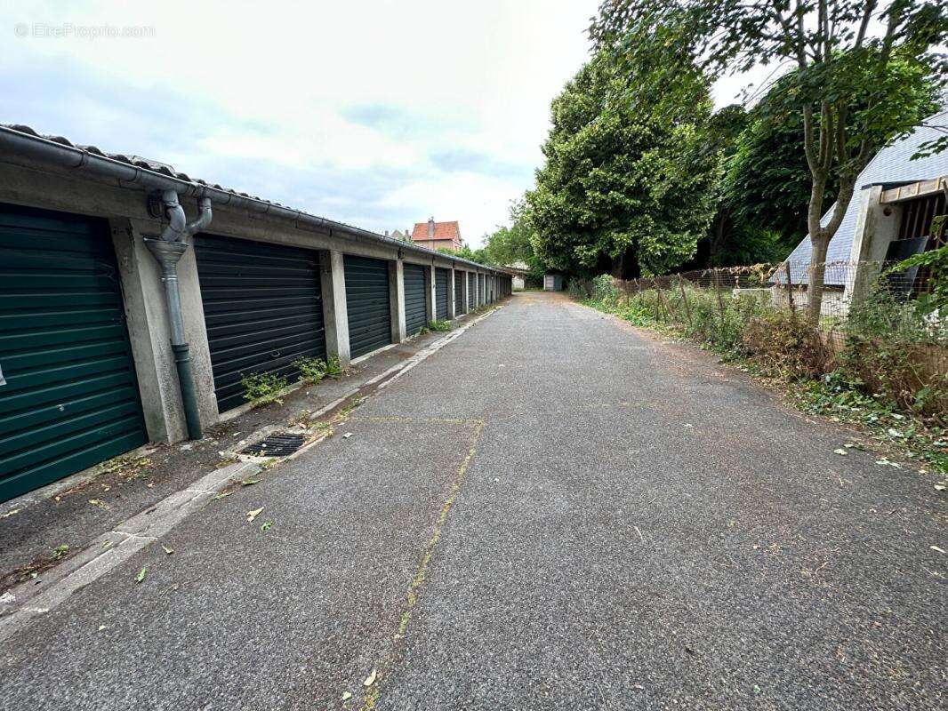 Parking à SAINT-QUENTIN