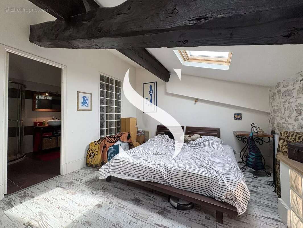 Appartement à VALLAURIS