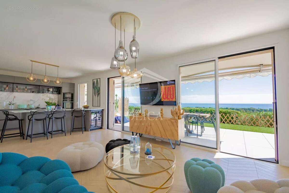 Appartement à VILLENEUVE-LOUBET