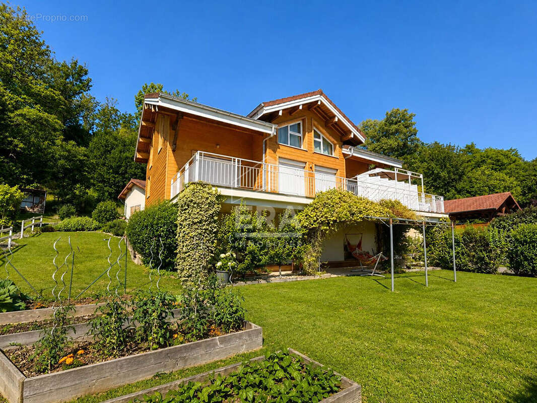 Maison à LEYMENT