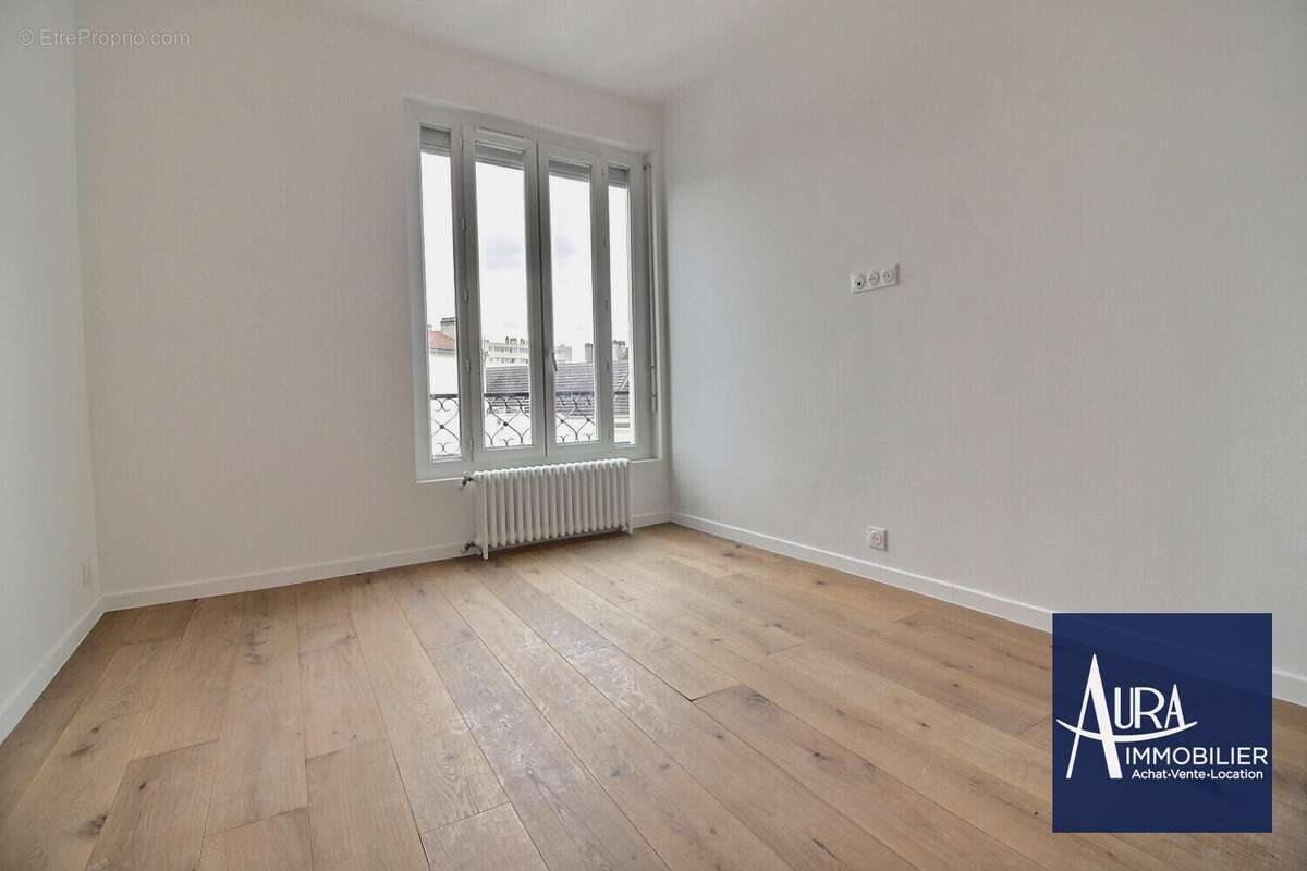 0_0002 - Appartement à LES LILAS