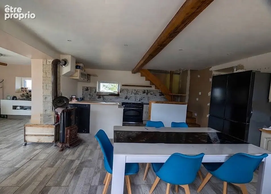 Corps de ferme de 183 m² et grand terrain de 5 631 m² - Proche Lyon - photo 10