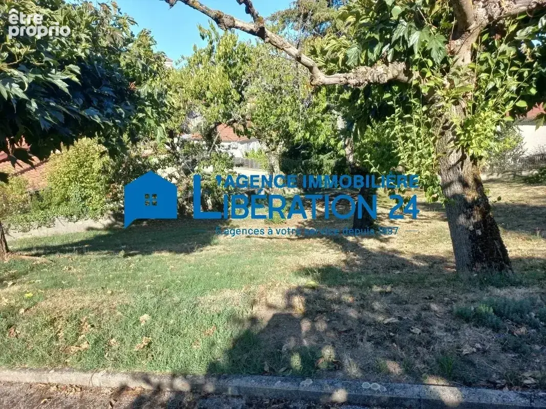 Terrain constructible de 600 m² à Rive-de-Gier - photo 8