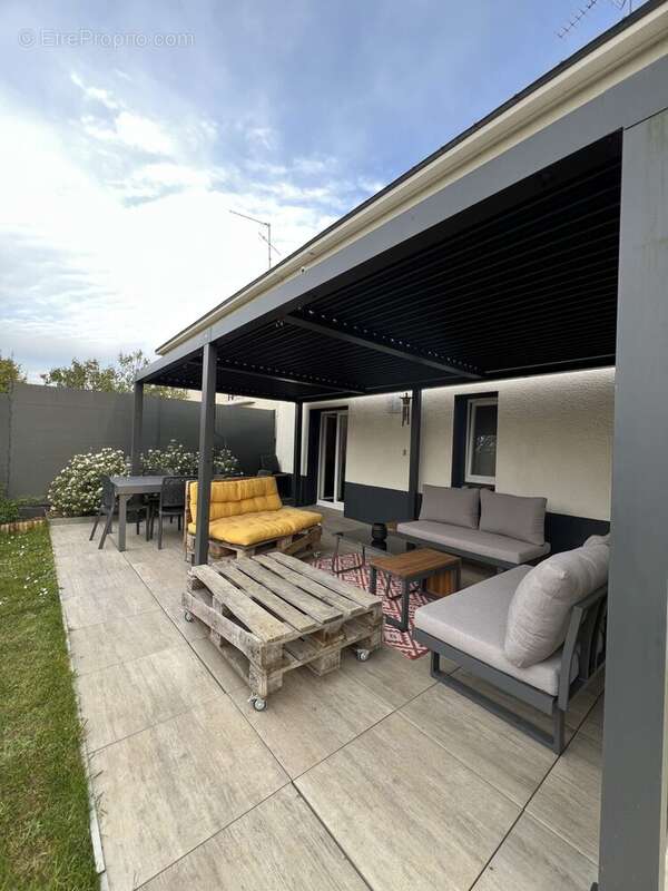 Maison à SAINT-CYR-SUR-LOIRE