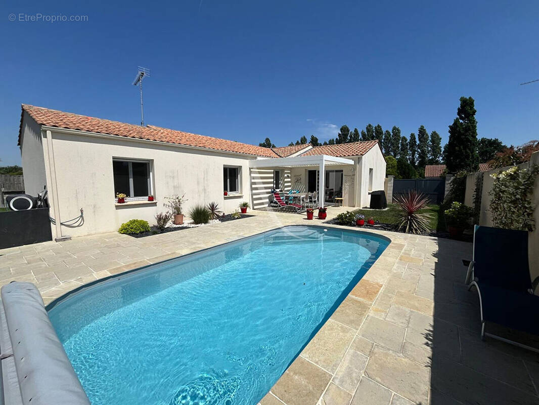 Maison à SAINT-CHRISTOPHE-DU-LIGNERON