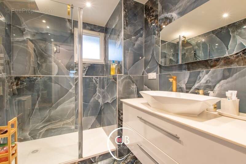 Appartement à BARBERAZ
