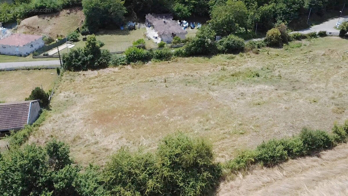 Terrain à SARDIEU