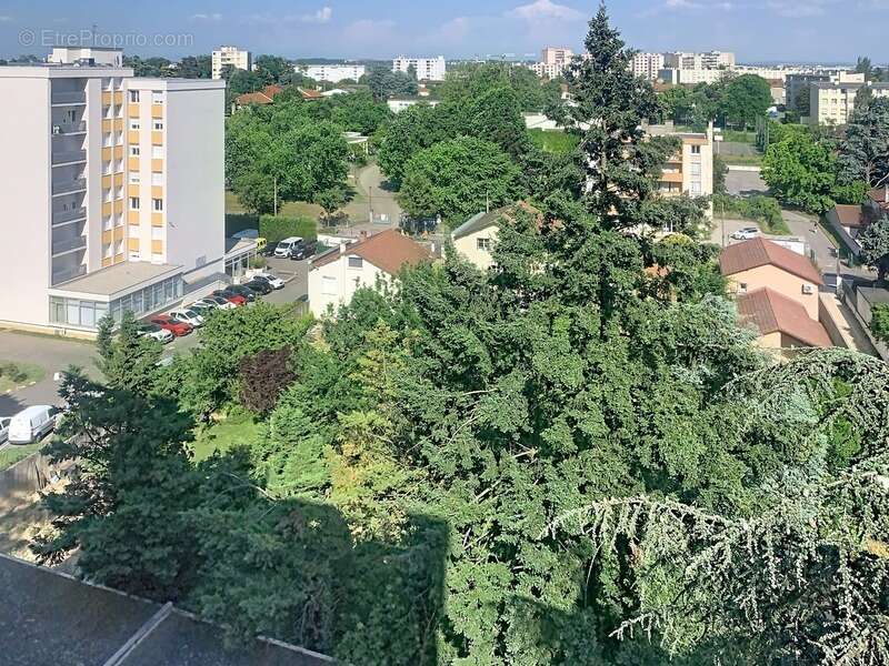 Appartement à BRON