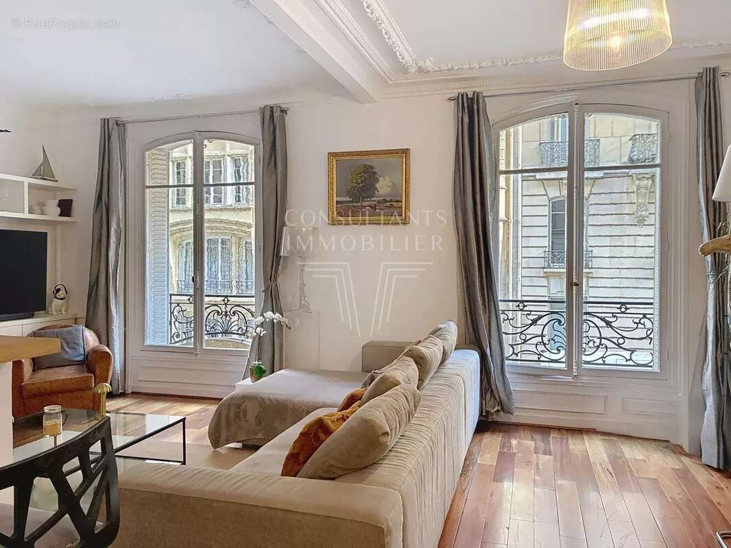 Appartement à PARIS-17E