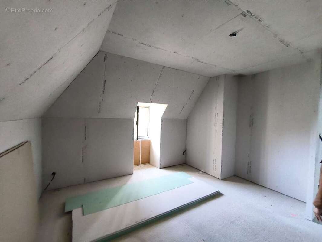 Maison à CHAMPAGNAC-LA-NOAILLE