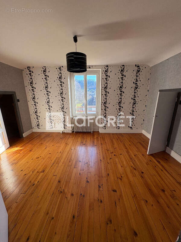 Maison à RIOM-ES-MONTAGNES