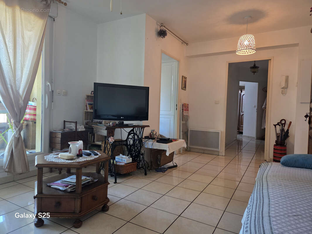 Appartement à SOLLIES-PONT