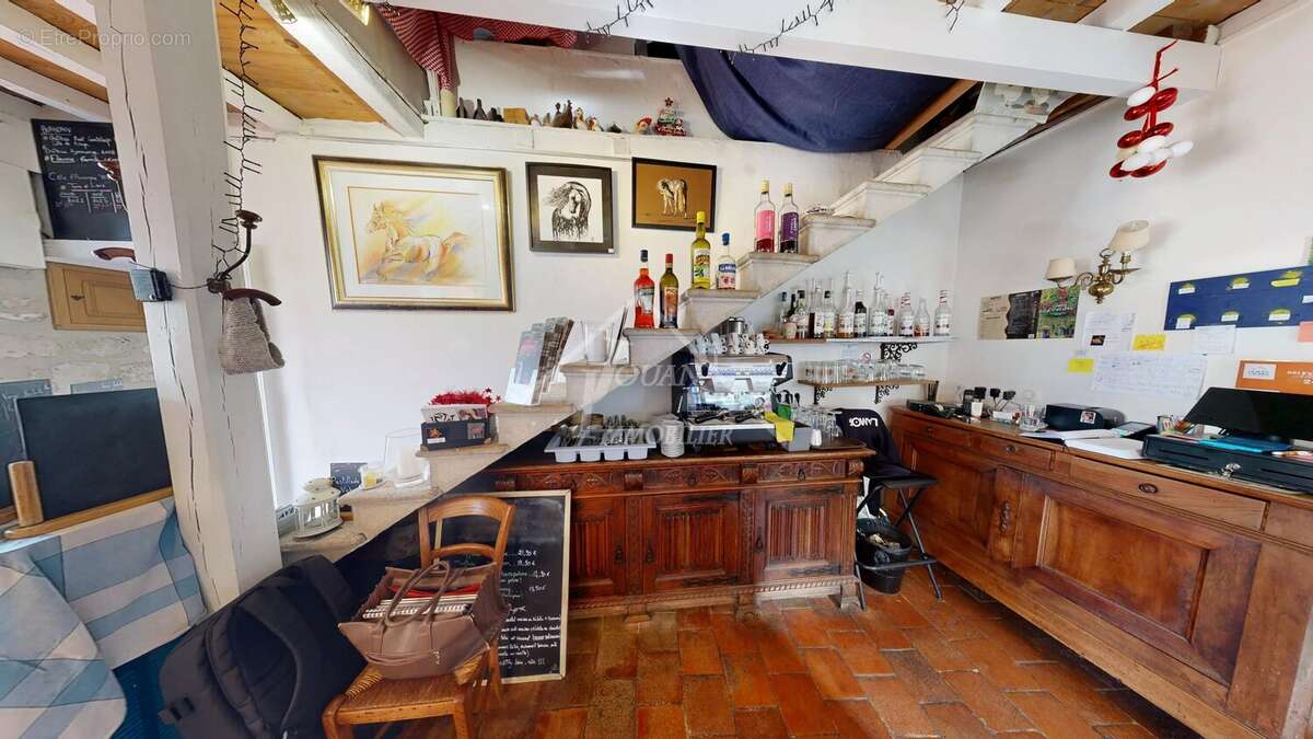 Commerce à CHARROUX