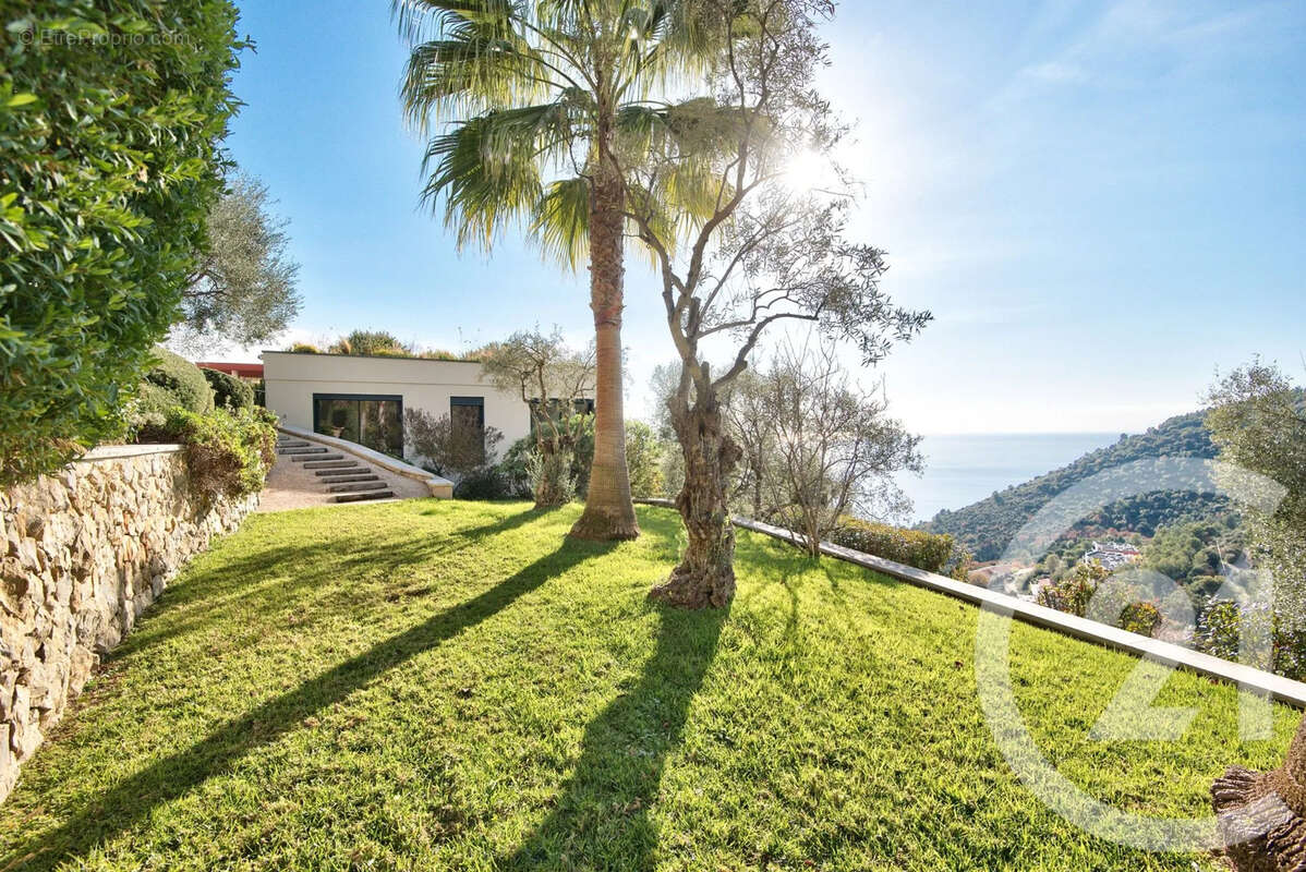 Maison à EZE