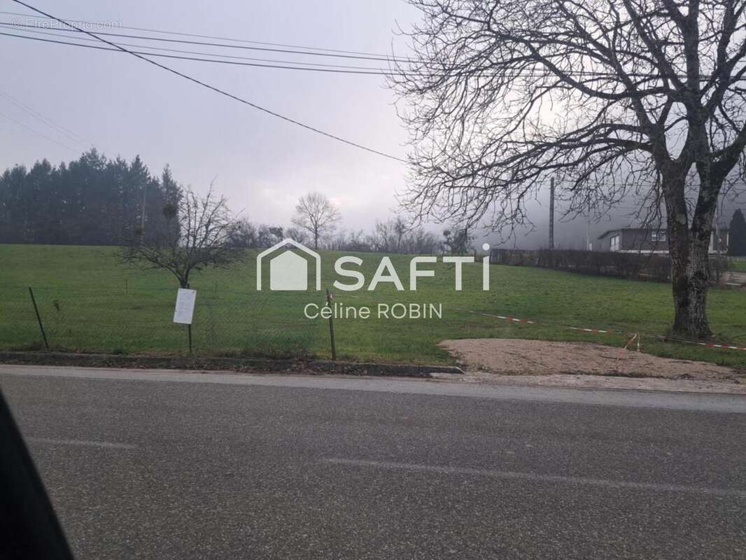 Photo 3 - Terrain à COURBOUZON
