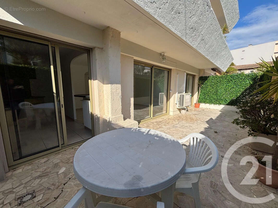 Appartement à LE CANNET
