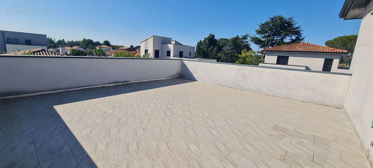 Exclusivité ADESIMMO : Villa récente de 6 pièces à vendre à Longages - photo 9