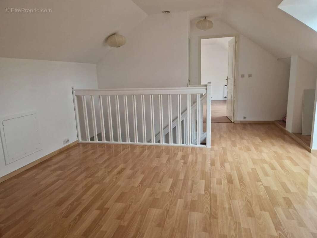 Maison à VOISINS-LE-BRETONNEUX